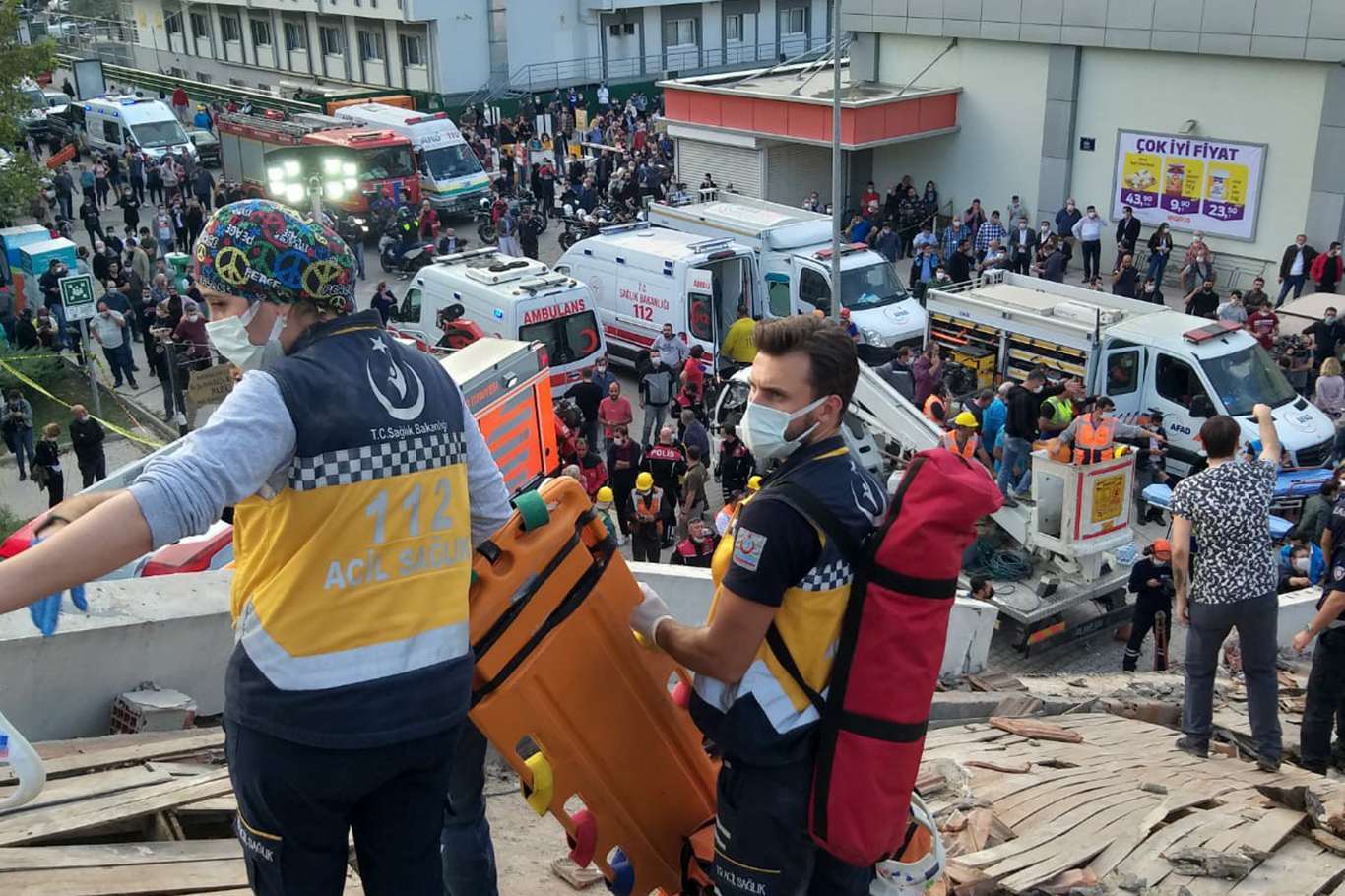 100 people rescued alive from the rubble after earthquake in Izmir, Turkey